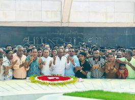 কারামুক্তির পর শহিদ জিয়ার সমাধিতে সাবেক সংসদ তুহিনের শ্রদ্ধা নিবেদন