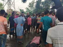 চিরিরবন্দরে ট্রেনে কাটা পড়ে নারীসহ নিহত ২