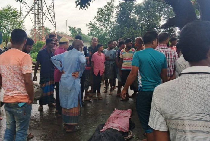 চিরিরবন্দরে ট্রেনে কাটা পড়ে নারীসহ নিহত ২