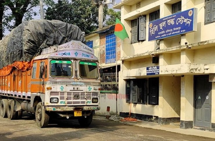 ১০ দিন পর হিলি স্থলবন্দর দিয়ে আমদানি-রপ্তানি শুরু