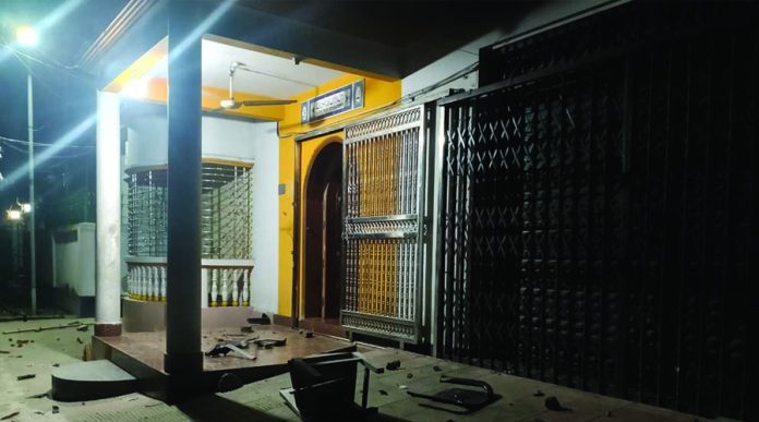 ঝিনাইদহে বিএনপি নেতার বাড়িতে হামলার অভিযোগ
