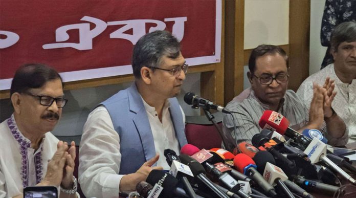 সরকারের দায়মুক্তি লন্ডন বৈঠকের প্রসঙ্গ ছিল না : সালাহউদ্দিন আহমেদ