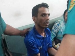 আজিমপুরে জনতার হাতে ছাত্রলীগের কেন্দ্রীয় নেতা আটক