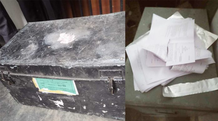 থানা হেফাজতে থাকা ট্রাংক ভেঙে এইচএসসি প্রশ্নপত্র চুরি