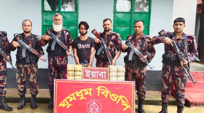 বান্দরবানে ১ লাখ ২০ হাজার পিস ইয়াবাসহ রোহিঙ্গা যুবক আটক