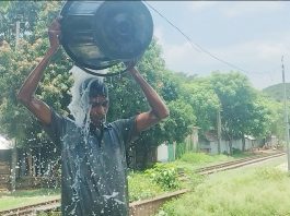 স্ত্রী তালাক দেয়ায় এক মণ দুধ দিয়ে গোসল করলেন শাকিল