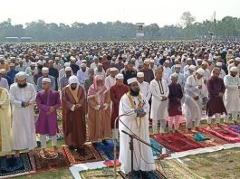 দিনাজপুর গোর-এ শহীদ ময়দানে ঈদের জামাতে লাখো মুসল্লির অংশগ্রহণ