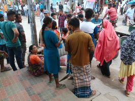 দিনাজপুর শহরে কোরবানির মাংস বিক্রির অস্থায়ী হাট, ক্রেতাদের ভিড়