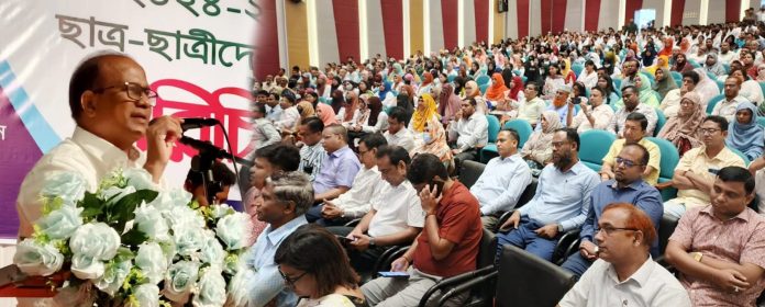 দিনাজপুর মেডিকেল কলেজে ২০২৪-২৫ শিক্ষাবর্ষের ওরিয়েন্টেশন ও পরিচিতিমূলক ক্লাস অনুষ্ঠিত