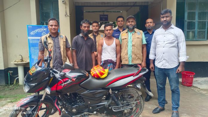পীরগাছায় এক কেজি গাঁজাসহ দুই মাদক ব্যবসায়ী গ্রেপ্তার