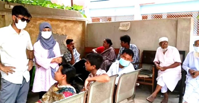 করোনা সংক্রমণ বৃদ্ধি: হিলি ইমিগ্রেশন চেকপোস্টে কাজ করছে মেডিকেল টিম