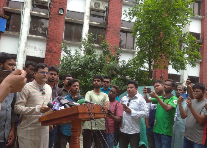 ‘সংঘবদ্ধ চক্রান্তের’ শিকার বলে দাবি বেরোবি শিক্ষকের