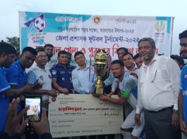 জেলা প্রশাসক ফুটবল টুর্নামেন্টে চ্যাম্পিয়ন নীলফামারী পৌরসভা ফুটবল দল