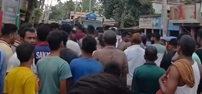 গাইবান্ধায় সড়ক দুর্ঘটনায় প্রাণ গেল কলেজ শিক্ষার্থীর