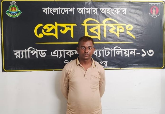 কাউনিয়ায় ১৩৪ বোতল ফেন্সিডিলসহ মাদককারবারি গ্রেফতার