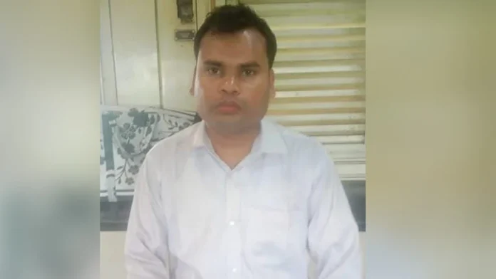 রংপুর এক্সপ্রেস ট্রেনের টয়লেটে নারী যাত্রীকে ধর্ষণ, রেলওয়ের কর্মচারী আটক