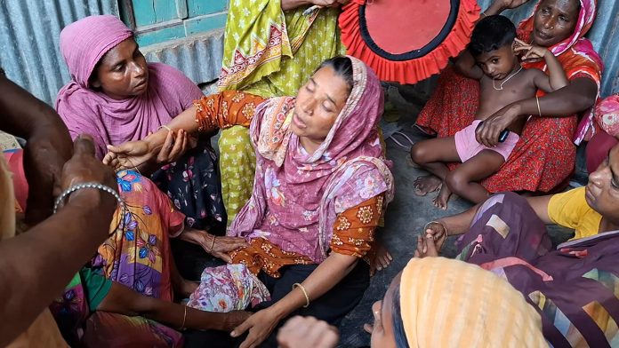 অটোরিকশার চাপায় শিশু নিহত, সড়ক অবরোধ করে বিক্ষোভ