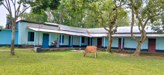 ঘোড়াঘাটে গোপনে মাদ্রাসা পরিচালনা কমিটি, জাল সনদে সভাপতি।