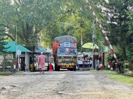 দিন দিন কমছে হিলি বন্দরের আমদানি-রপ্তানি