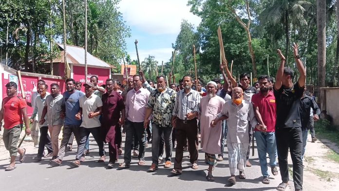 চিলমারী উপজেলা বিএনপির কমিটি বাতিলের দাবিতে বিক্ষোভ