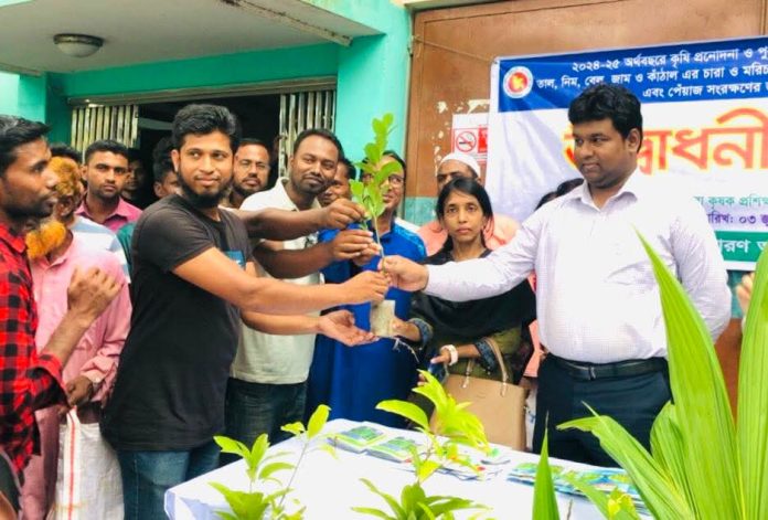 হাকিমপুরে কৃষি প্রণোদনা ও পুনর্বাসন কর্মসূচির শুভ উদ্বোধন