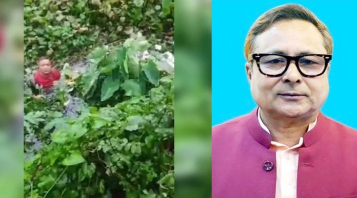 ছাত্র-জনতার ভয়ে ডোবায় ঝাঁপ দিলেন সাবেক মেয়র