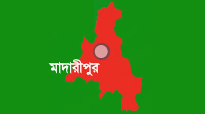 মাদারীপুরে ৪ মাদক কারবারি গ্রেফতার