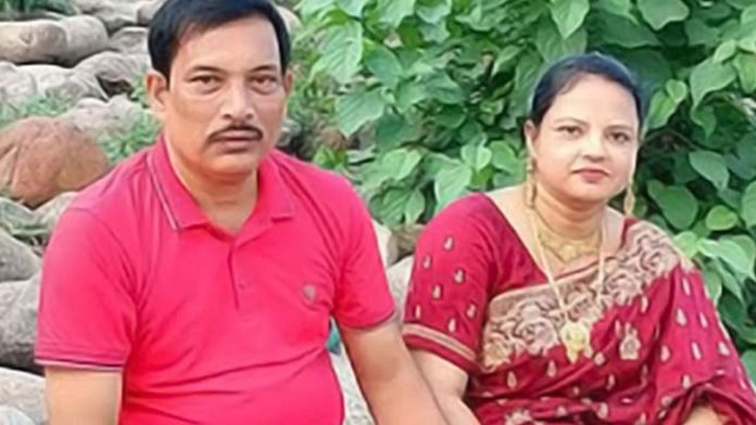 বিয়ের ৩০ বছর পর একসঙ্গে এসএসসি পাস করলেন স্বামী-স্ত্রী