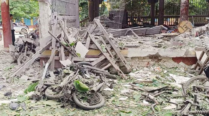 মিয়ানমারে জান্তা বাহিনীর বিমানহামলায় নিহত ২০