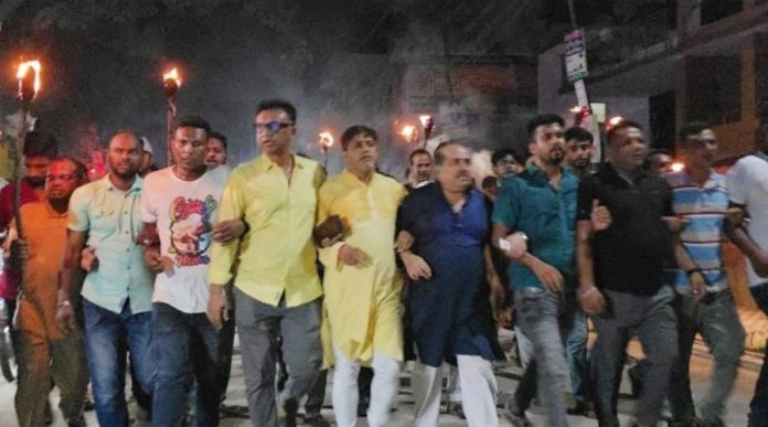 তারেক রহমানকে নিয়ে কটূক্তি, বিএনপির মশাল মিছিল