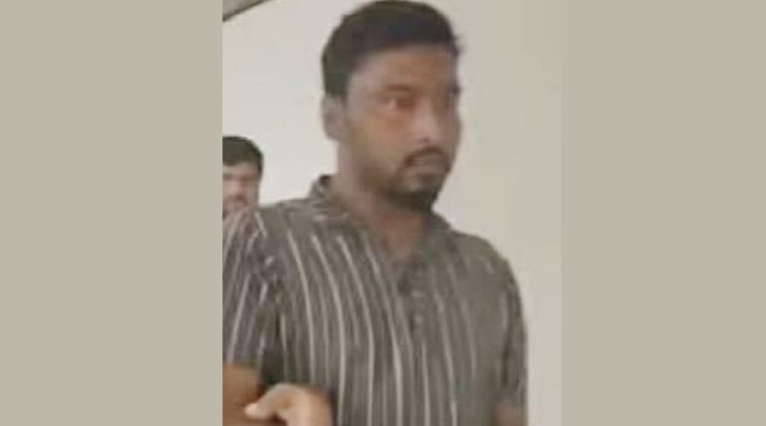 ফেনীতে হাতকড়াসহ পালালেন সাবেক বিএনপি নেতা
