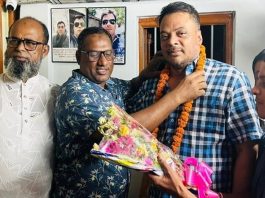 বিএনপি নেতাকে মালা পরানো সেই পুলিশ কর্মকর্তা গোপালগঞ্জে বদলি