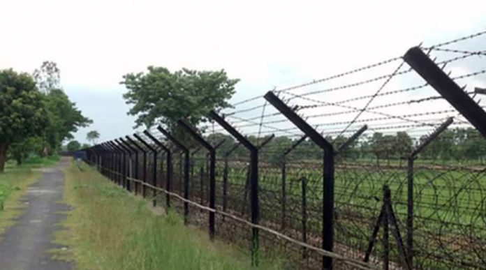 কুলাউড়া সীমান্তে বিএসএফের হাতে ৩ বাংলাদেশি আটক