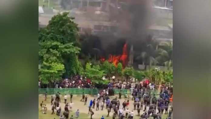 উত্তরায় বিমান দুর্ঘটনায় নিহত ১৯ : ফায়ার সার্ভিস