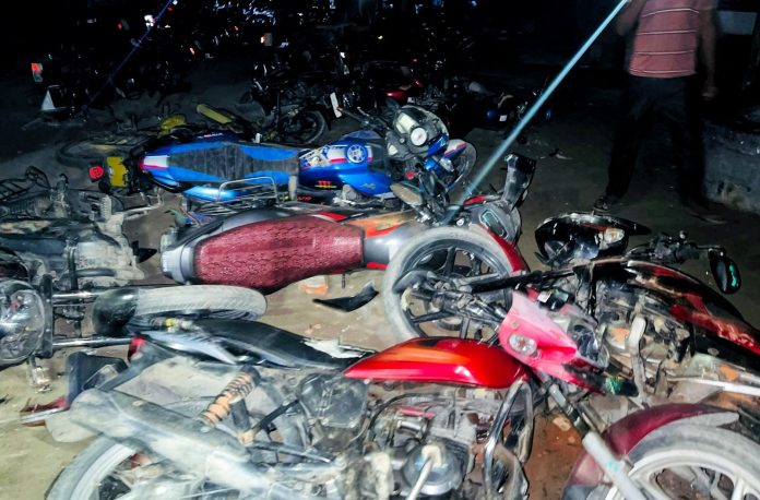 খানসামায় বিএনপির শান্তিপূর্ণ সমাবেশে হামলা, আহত ২৫
