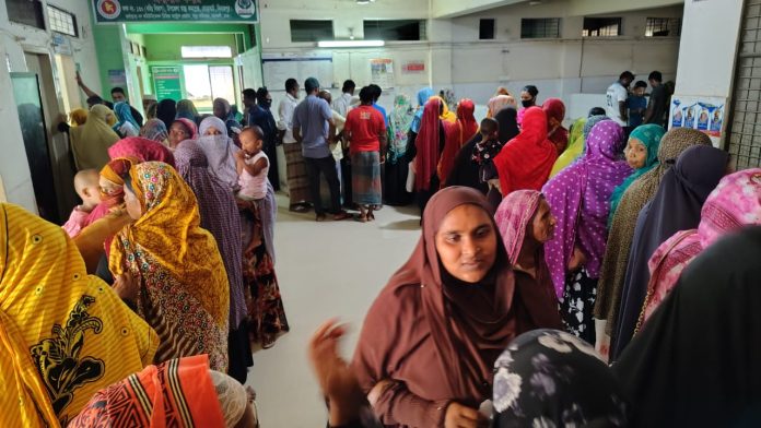 ৩ চিকিৎসকে ভর করে চলছে ৫০ শয্যার হাসপাতাল