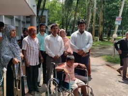বার্ষিক উন্নয়ন কর্মসূচিতে প্রতিবন্ধীদের পাশে হাকিমপুর উপজেলা প্রশাসন
