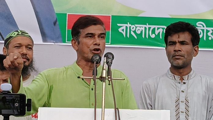 ষড়যন্ত্রকারীদের ছাড় দেওয়া হবে না : ফরহাদ হোসেন আজাদ