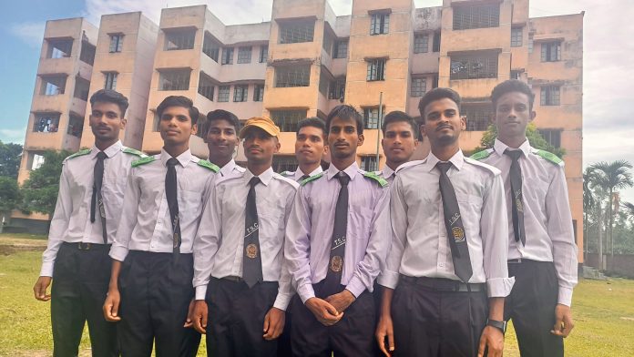 পরিবারের ছায়াহীন শৈশব থেকে এসএসসির সাফল্যে: পঞ্চগড়ের ১২ পথশিশুর জীবনে নতুন ভোর