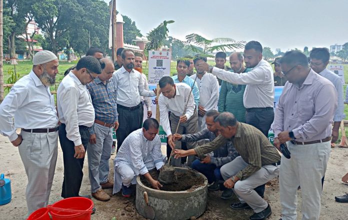জুলাই-আগস্ট গণঅভ্যুত্থানে শহীদদের স্মরণে দিনাজপুরে ‘এক শহীদ, এক বৃক্ষ’ শীর্ষক বৃক্ষরোপণ কর্মসূচি
