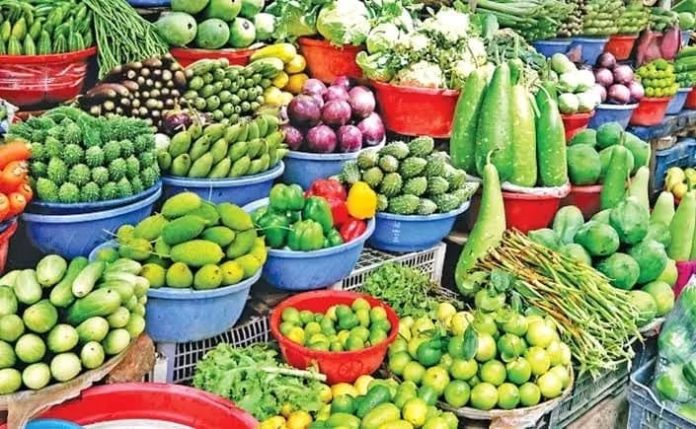 দিনাজপুরের কৃষিজমিতে মাত্রাতিরিক্ত কীটনাশক ব্যবহারে চরম স্বাস্থ্যঝুঁকি