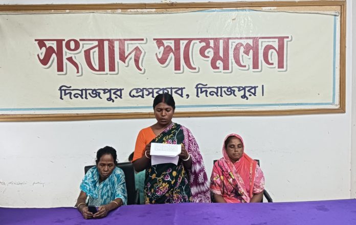 দিনাজপুরে ২ লাখ টাকা চাঁদার দাবিতে পরিবার উচ্ছেদ, ভুক্তভোগীর সংবাদ সম্মেলন