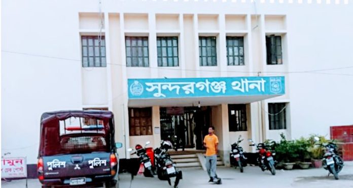 গাইবান্ধায় তিস্তা নদী থেকে গোড়ালি ও কব্জিবিহীন অর্ধগলিত অজ্ঞাত লাশ উদ্ধার