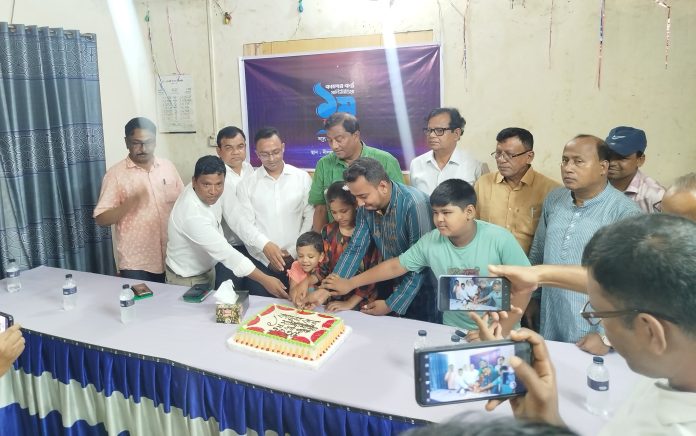 নীলফামারীতে জাকজমক পূর্ণ আয়োজনে কালের কণ্ঠ মাল্টিমিডিয়ার প্রথম প্রতিষ্ঠা বার্ষিকী উদযাপন